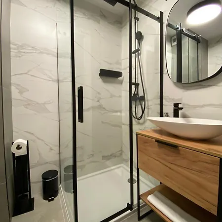 Apartment Vistula Avenue Free Parking, Swimming Pool, Sauna & Gym *