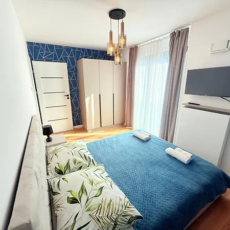 Vistula Avenue Free Parking, Swimming Pool, Sauna & Gym Krakow