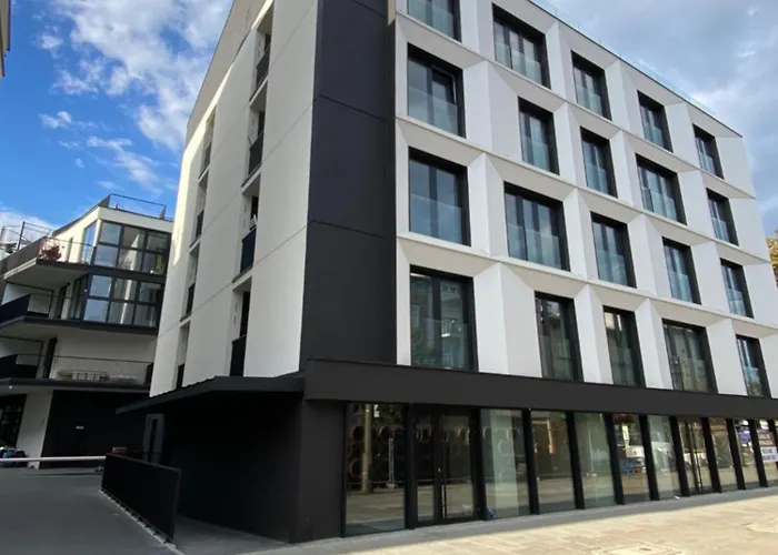 Vistula Avenue Free Parking Cracovia