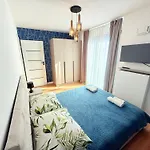 Vistula Avenue Free Parking Cracovia