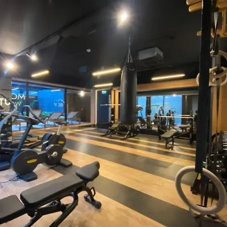 Vistula Avenue Free Parking Daire