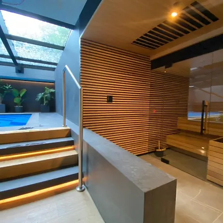 Vistula Avenue Free Parking Kraków